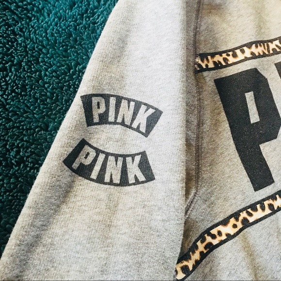 Rare VS PINK Cheetah print crew neck - Picture 2 of 4